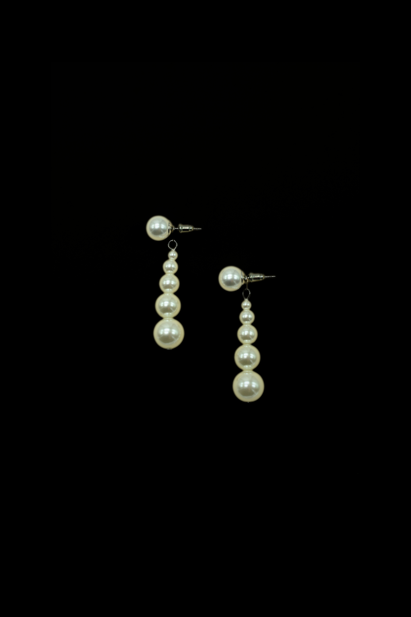 SLOANE WHITE