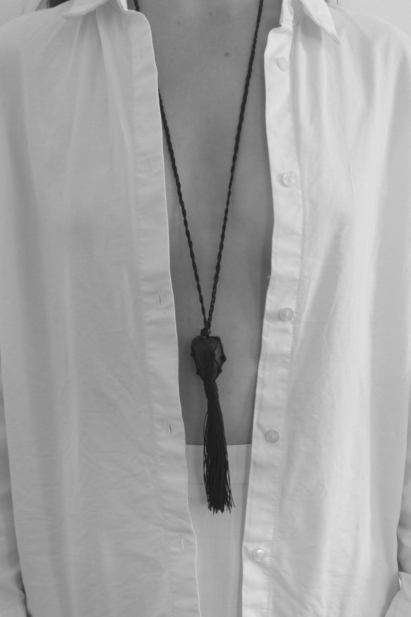TASSEL - BLACK