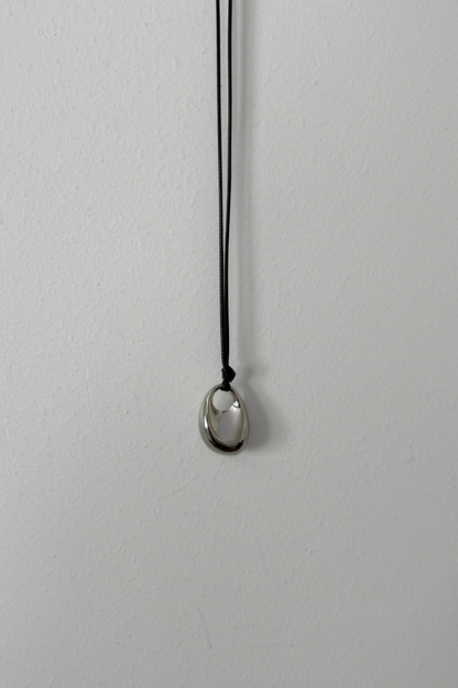 PEBBLE SILVER