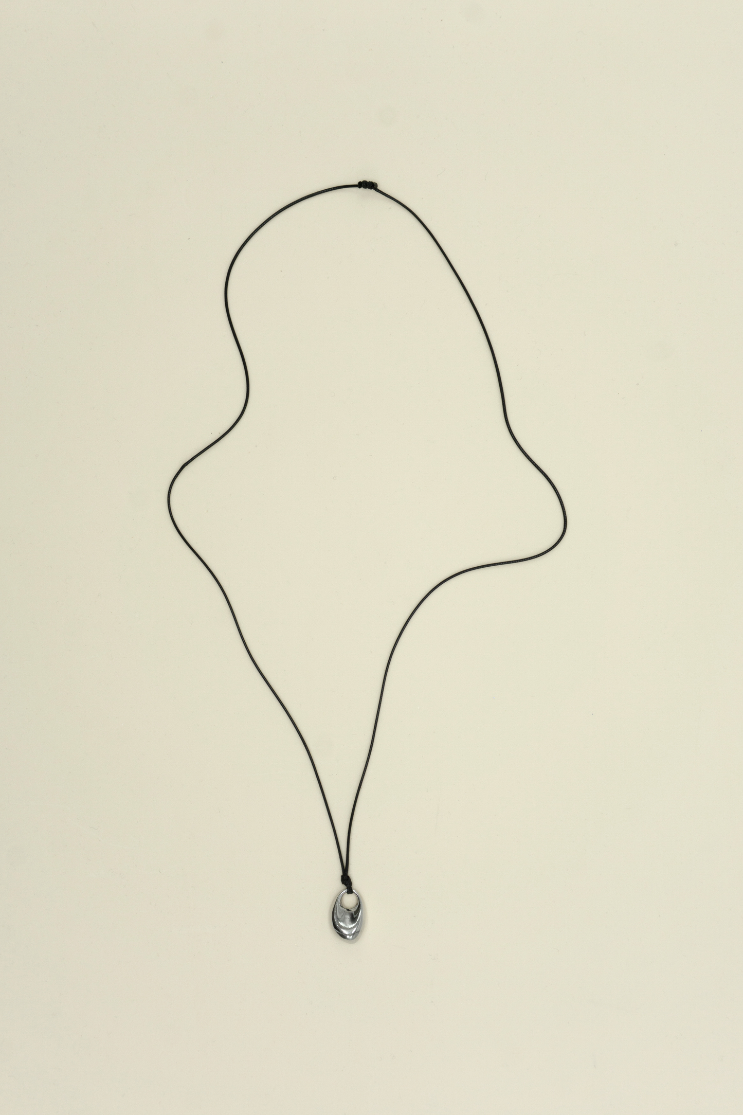 PEBBLE SILVER