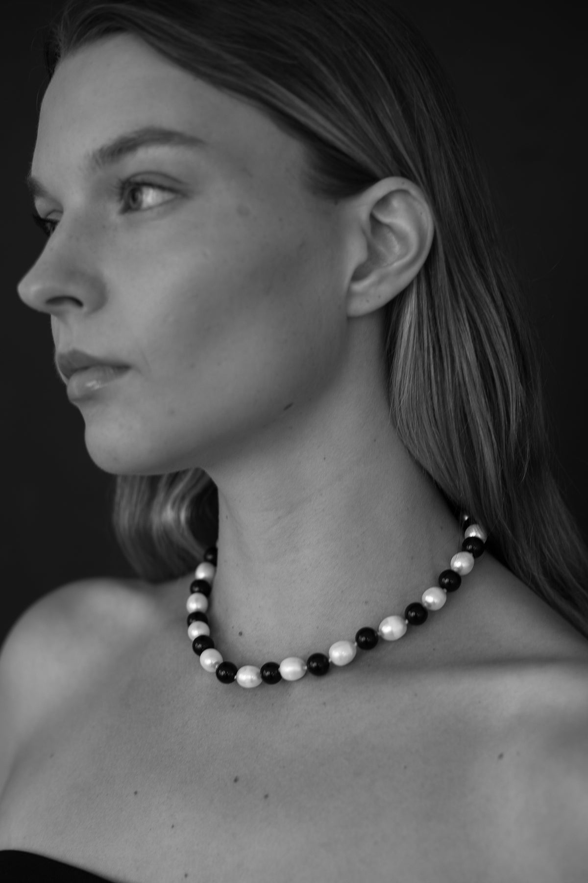BLACK AND WHITE PEARL