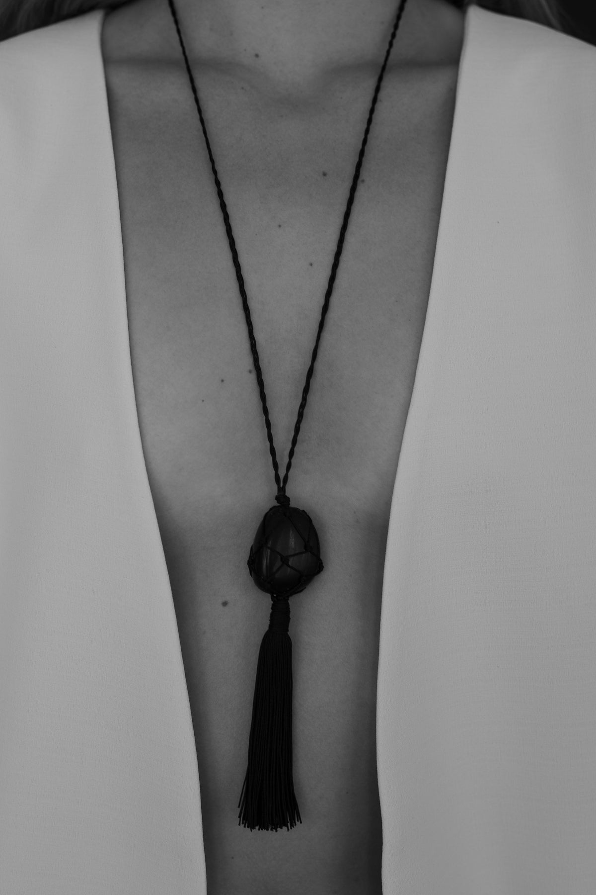 TASSEL - BLACK
